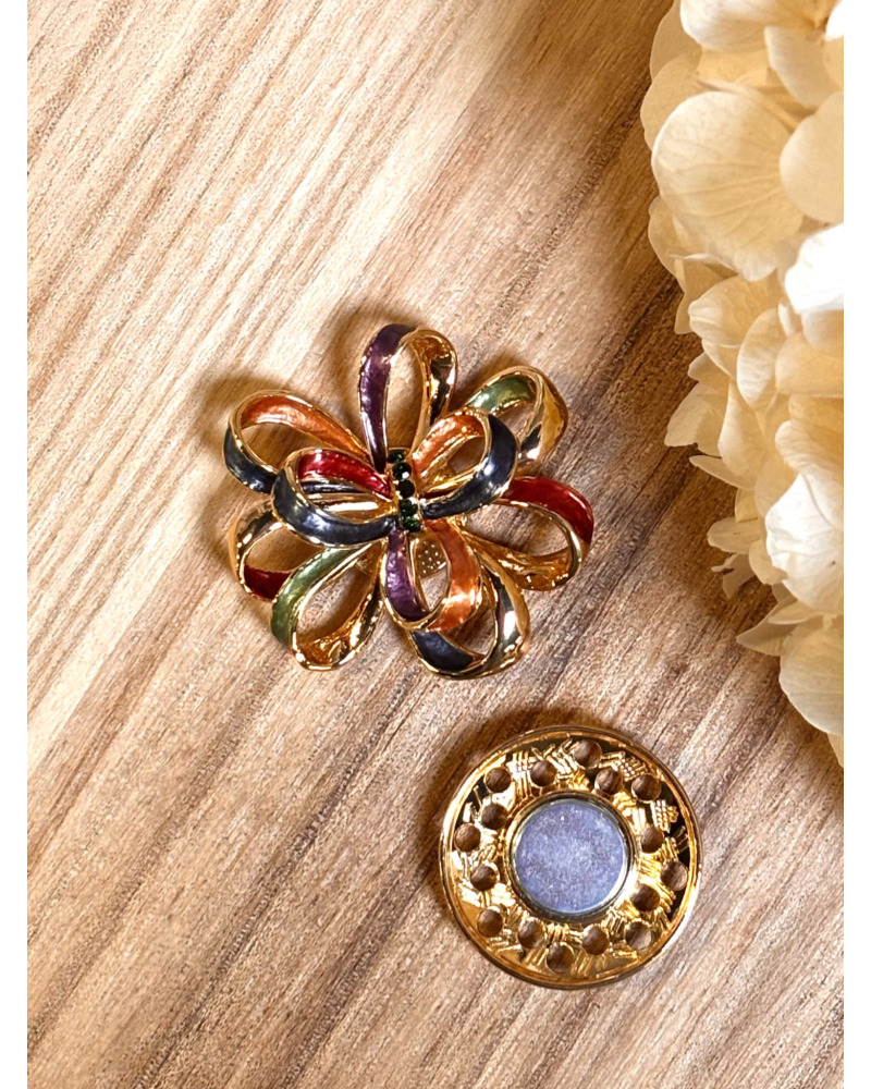 Broche Aimantée Fleur à Boucles Multicolores 